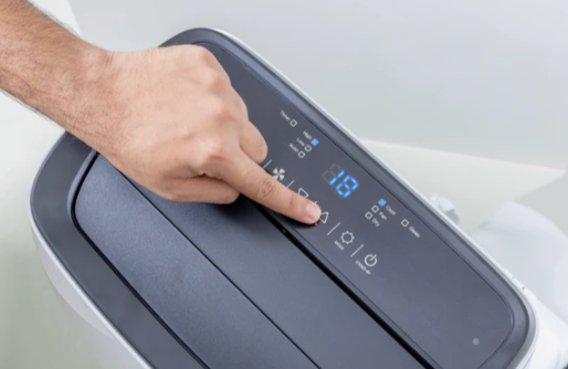 Geepas Portable AC + Heater / Hot & Cool Portable AC & Dehumidifier 12000BTU 1-Ton ( GAC9465 )