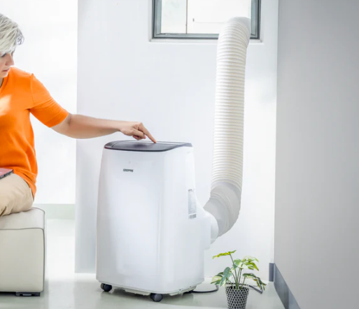 Geepas Portable AC + Heater / Hot & Cool Portable AC & Dehumidifier 12000BTU 1-Ton ( GAC9465 )