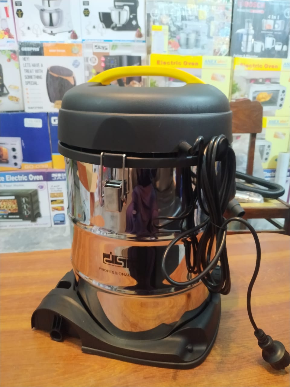 DSP KD-2004 Powerful Suction Wet and Dry vacuum Cleaner