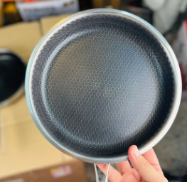 Imported Honeycomb Lesser Flat Fry Pan 28CM